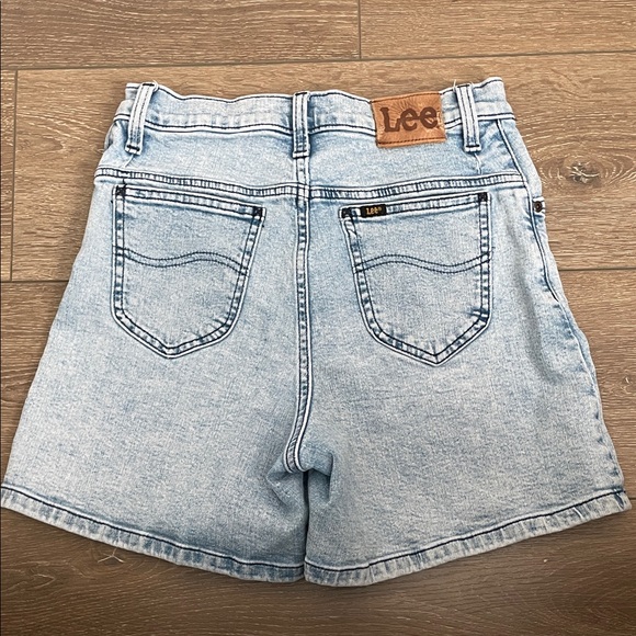 Lee Light Wash Denim Women's Shorts - Picture 1 of 3